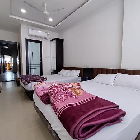אויאיין Hotel Jyoti Shree מראה חיצוני תמונה