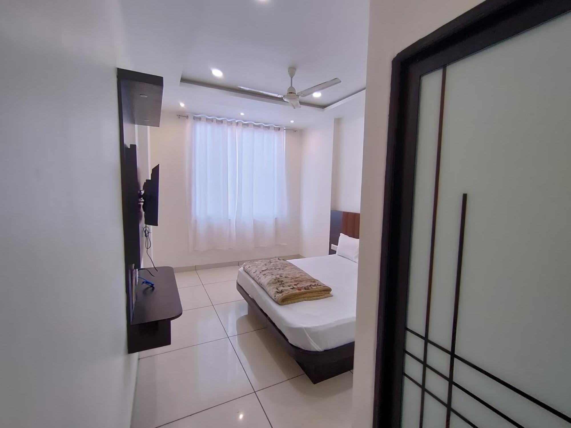 אויאיין Hotel Jyoti Shree מראה חיצוני תמונה
