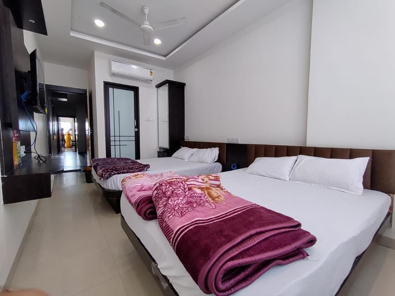 אויאיין Hotel Jyoti Shree מראה חיצוני תמונה