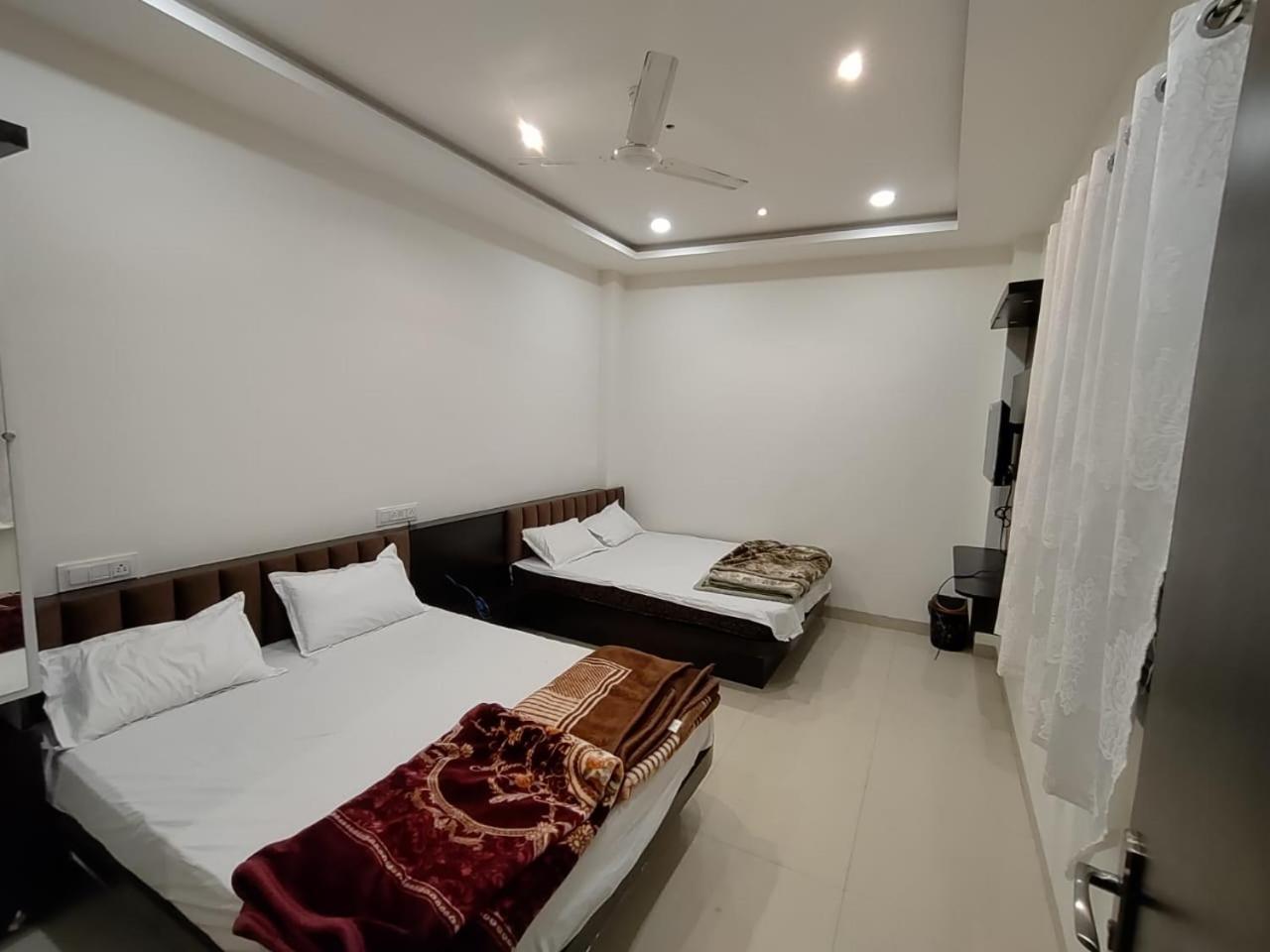 אויאיין Hotel Jyoti Shree מראה חיצוני תמונה