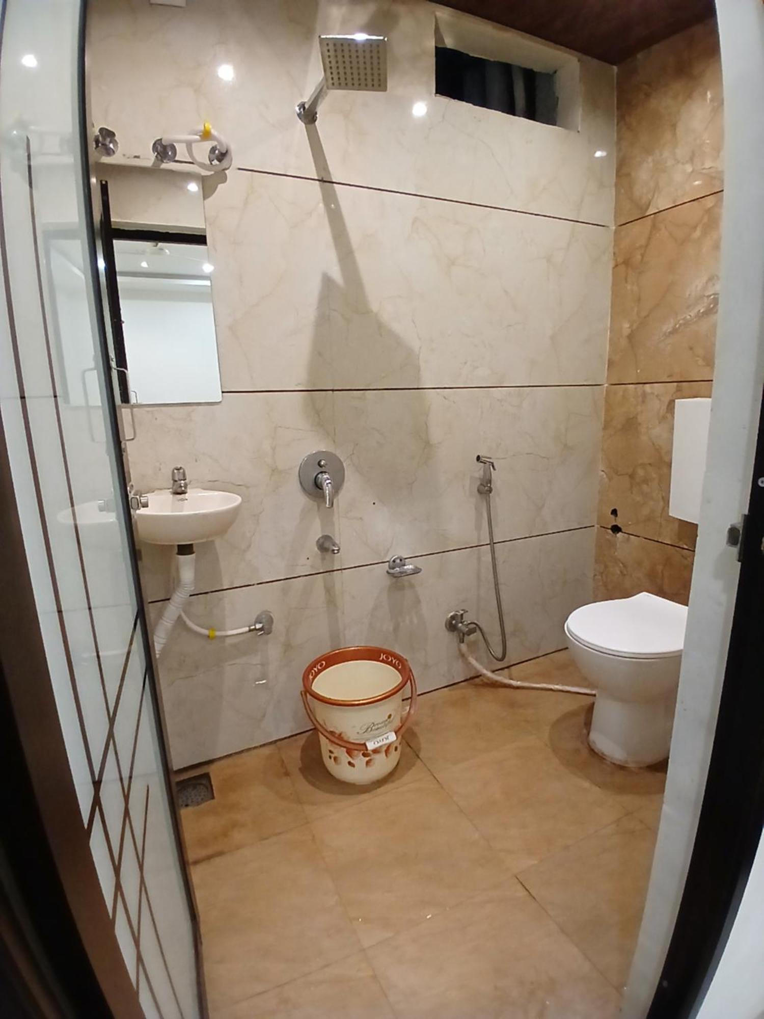 אויאיין Hotel Jyoti Shree מראה חיצוני תמונה