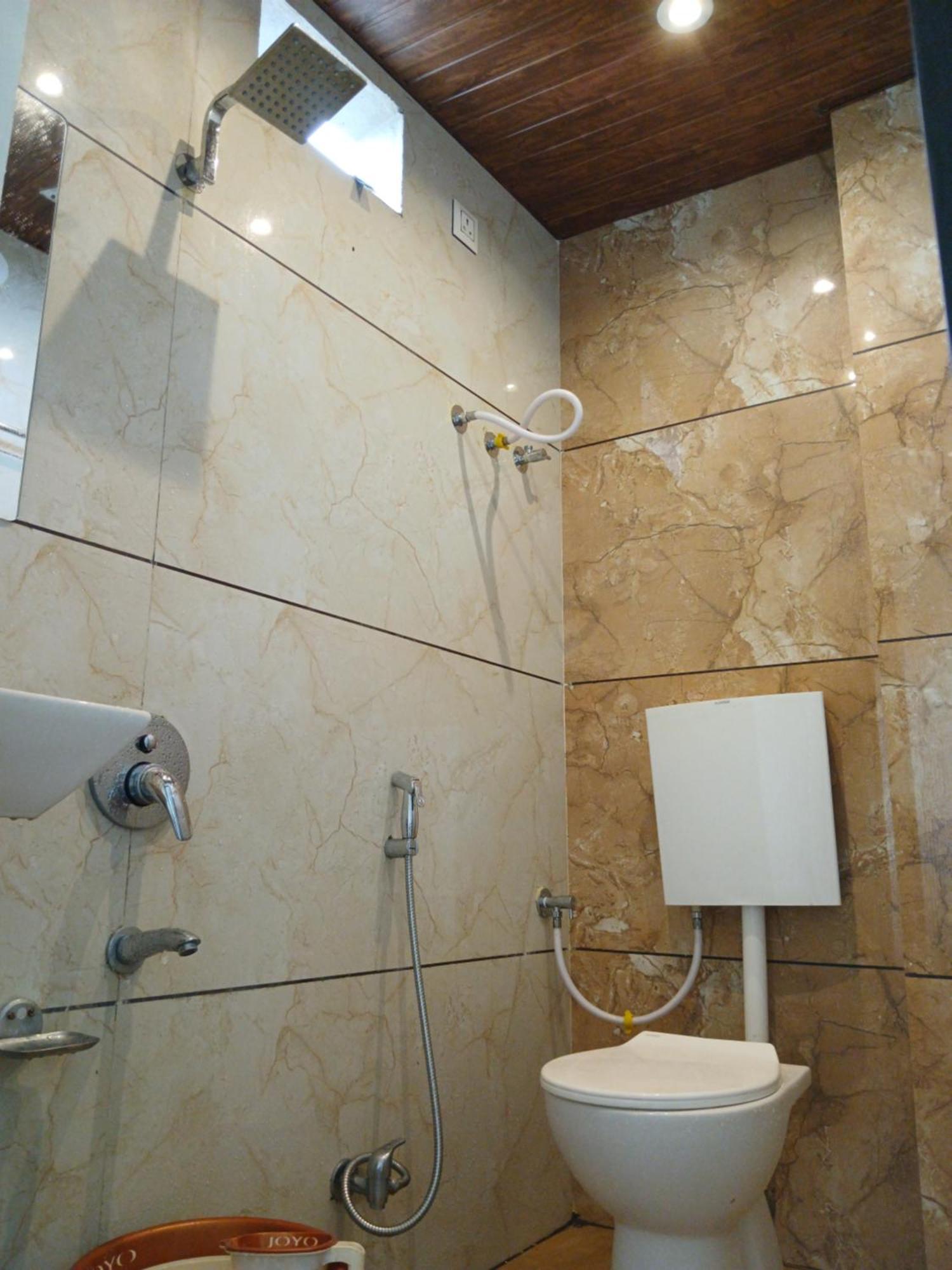 אויאיין Hotel Jyoti Shree מראה חיצוני תמונה