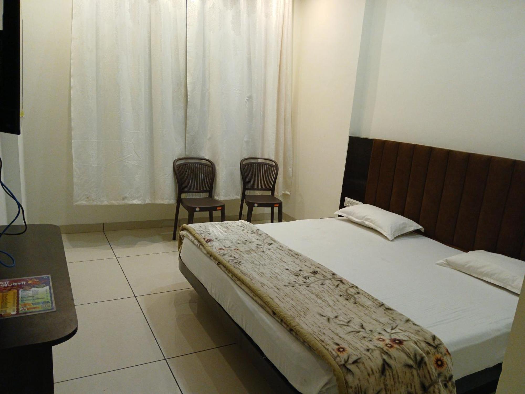 אויאיין Hotel Jyoti Shree מראה חיצוני תמונה